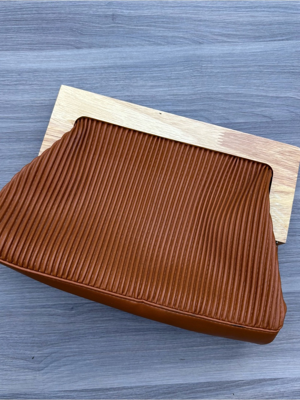 Unbranded Classic Ribbed Clutch Bag in Warm Brown Wood Handle